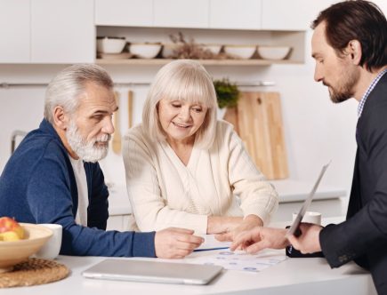 Comprendre pourquoi le vendeur prend en charge les honoraires : une analyse détaillée